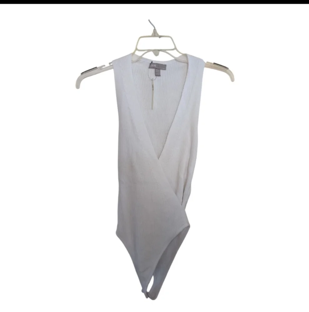 NEW Asos White Faux Wrap Sleeveless Bodysuit Ribbed Size 4 Trendy - Picture 8 of 8